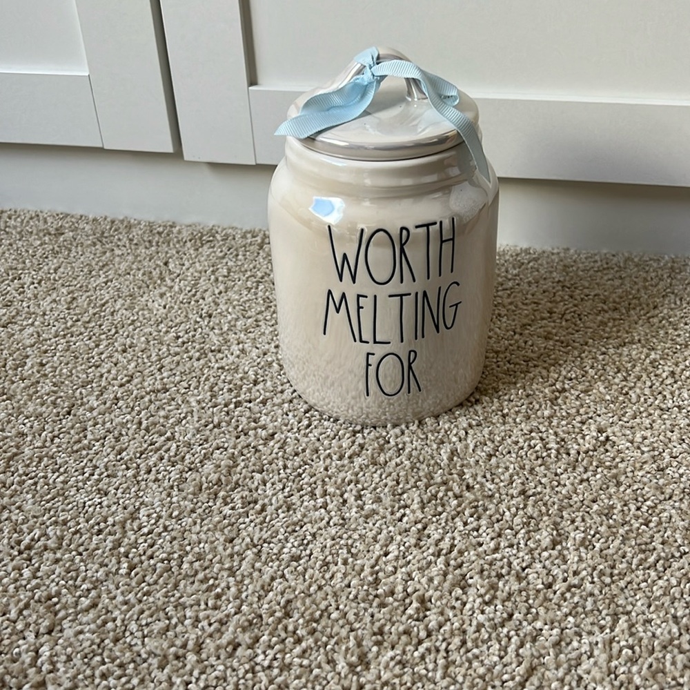 Rae dunn “worth melting for” Olaf canister